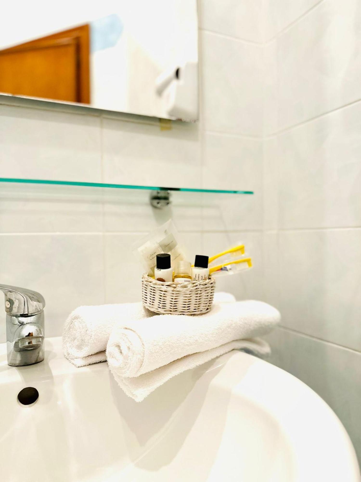 Hotel Rome Place Экстерьер фото