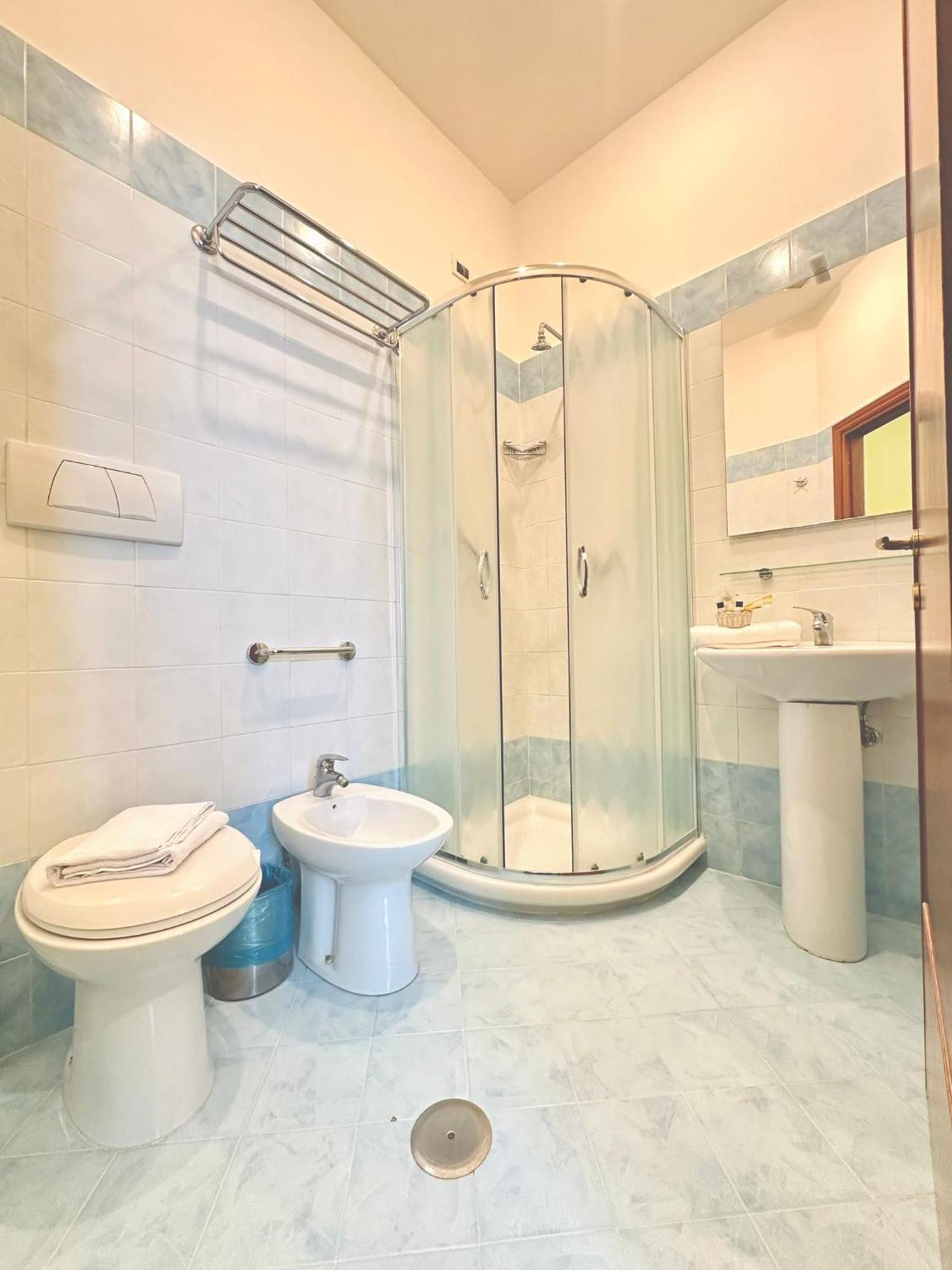 Hotel Rome Place Экстерьер фото
